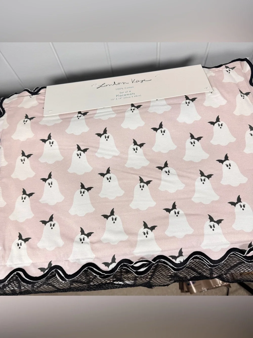 NEW London Kaye Pretty Ghost Halloween Placemats